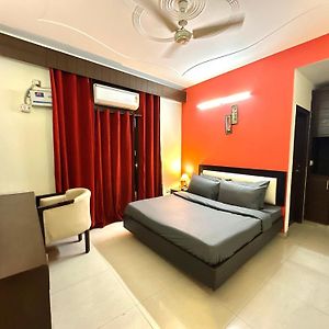 Luxury Room With Attach Washroom